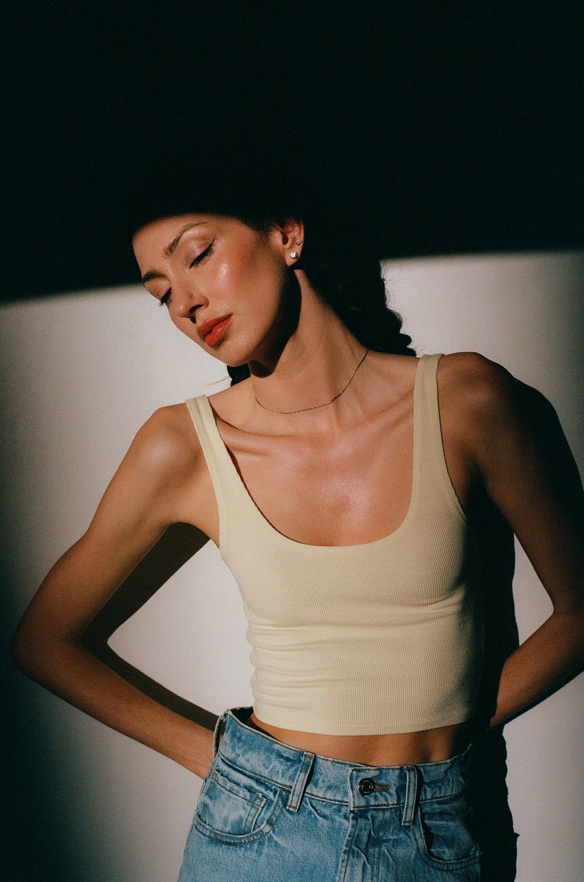 THE SCOOP NECK IN BUTTER