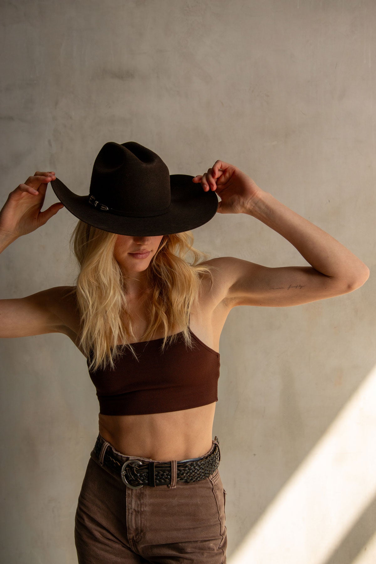 THE SQUARE NECK BRA IN CHOCOLATE